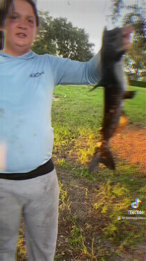 Ngl I think I look better in this shade of blue, the sweater makes me look way better than i actually look#nonchalantdreadhead #BP #tall