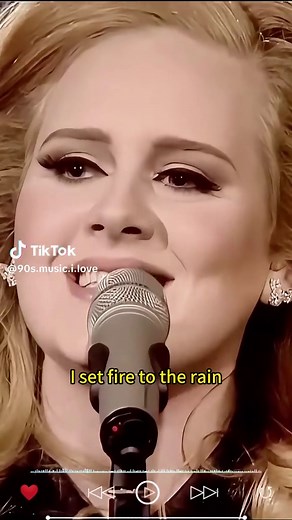 Adele: Set Fire To The Rain Live Performance
