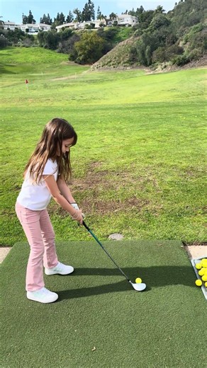 Golf Girl’s Favorite Drill #golfgirl #golftechnique #golfskill #golf #girlgolfers #golfswing