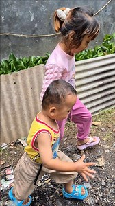 Naura and Imron dive into the fish #youtubeshorts