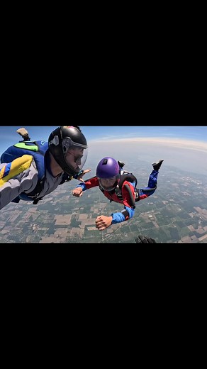 25K views · 478 reactions | Sometimes, it’s a circus when things don’t go as planned. #bloopers #skydiving #friendshipgoals | Midwest Freefall Sport Parachute Club | Facebook
