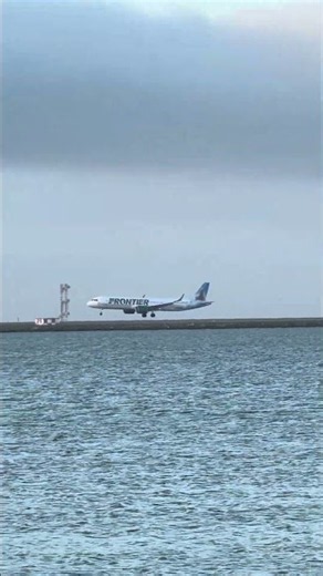Frontier A320 WINDY Landing at SFO
