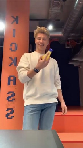 Die besten Flaschen Tricks mit Orangina