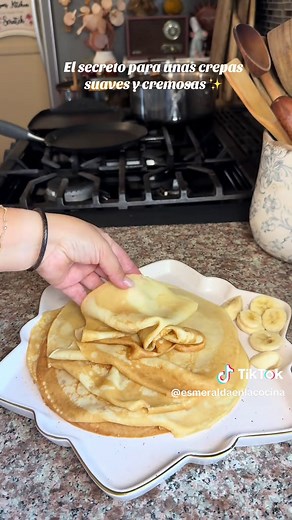 Receta Clásica de Crepas (Básica y Fácil) Rinde aproximadamente 10-12 crepas Ingredientes 1 taza de harina de trigo (todo uso) 2 huevos grandes 1 taza de leche 2 cucharadas de mantequilla derretida (más para el sartén) 1 cucharada de azúcar (opcional, para crepas dulces) 1 cucharadita de vainilla (opcional, para crepas dulces) #crepes #EasyRecipes #fypシ #brunch #foodie