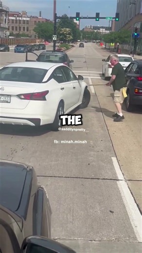 ROAD RAGING Lunatic With A BASEBALL BAT Goes WILD!