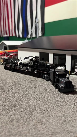 Semi fully loaded with custom trucks 🔥 #fyp #164diecastmodels #peterbilt389 #custommodeltrucks #liftedtrucks