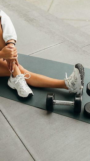 Tu vas avoir besoin de poids libre et d’un timer! Tu as 3 minutes...