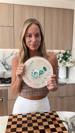 Victoria Minell on Instagram: "DAY 1: RICE PAPER SPANAKOPITA ✨ Comment “2025” and I’ll send you the link to join my whole recipe archive!"