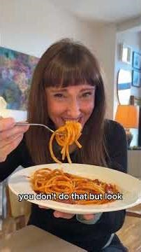 This is how we eat spaghetti or any long pasta. 🍝#Pasta #italianfood #spaghetti #pastalove