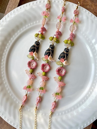 Romantic Spring Floral Beaded Bracelet With Black Cat Charm, Pink Flower Glass Beads, Cottagecore Garden Jewelry - Etsy