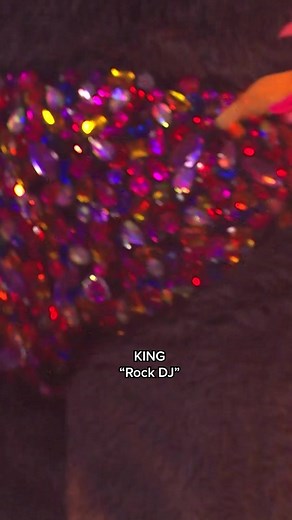 KING macht seinem Namen alle Ehre! 👑 Er wird zum King of Rock mit dieser Performance! 👉 „The Masked Singer“ - Samstag live um 20:15 Uhr und jederzeit kostenlos streamen auf Joyn ProSieben! #maskedsinger #TMS12 #social | The Masked Singer Germany