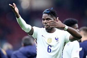 Bruno Fernandes congratulates Paul Pogba on UEFA Nations League win