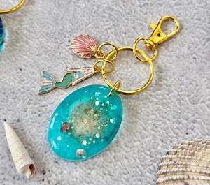 Mermaid Seashell Beach Resin Keychain, Sparkly Glitter Florida Sea Souvenir, Ocean Themed Gift, Coastal Birthday, Sea Life Purse Accessories - Etsy