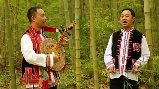 Si Qiang, literally "four tunes," is a form of folk music that reflect the social and romantic activities of the young men and women from the Yi ethnic group, which is spread across Eshan Yi Autonomous County, southwest China's Yunnan Province. As a vital part of Yi folk music, it was included in the Intangible Cultural Heritage Protection List of Yunnan Province in 2013. As the name suggests, Si Qiang have four singing tunes, which are distinctive but can be repeated in the same song. The lyric