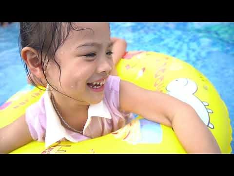 Diana, Anto and mom are going to swim in the pool | Swimming song