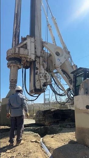 Changed extraction drill bit of rig machine