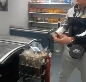 204K views · 946 reactions | If Carlsberg did pet shop adverts… | GRM Daily | Facebook