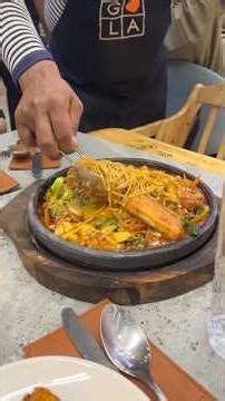 Best Food Places In DLF Avenue Saket #indianfood #bhukkadbros #sizzler #pizzalover #food