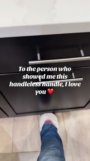 This little gadget turns your drawer into a hands-free trash can opener—and yes, I’m officially in love🥰 No more elbow juggling or spaghetti sauce fingers on the lid. Just step. open. toss. repeat. #randomfandoms #ccvfandoms #kitchenhack #momhack #handsfree #tiktokmademebuyit