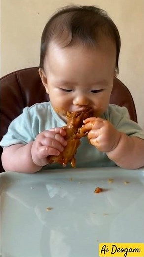 How baby eating chicken 🍗 🤣🤣 Wow #cutebaby #baby