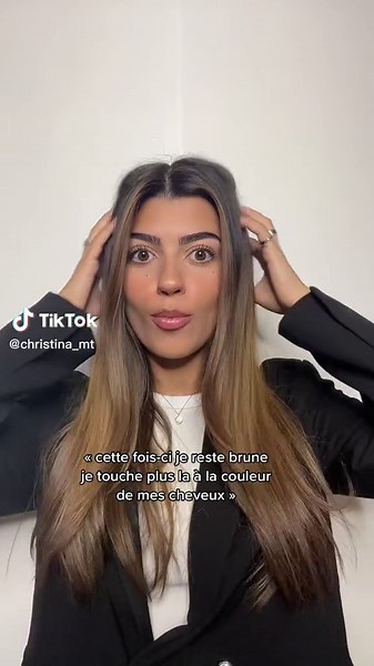 Hair Flipping Tutorial: Stylish Tips for Long Hair