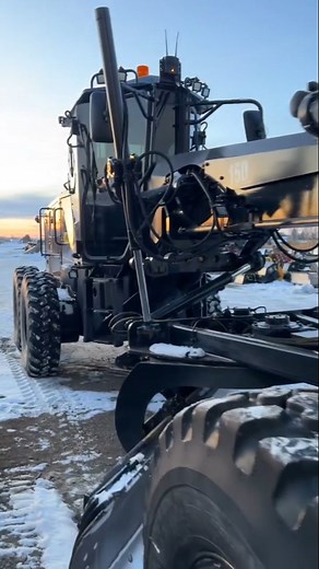 10K views · 618 reactions | Motoniveladora Caterpillar 150 AWD Video/Reproduction: @dcexcavation #vidadepatroleiro #patroleiro #motograder #graders #construction #motoniveladora #machinesheavy #explore #explorar #maquinaspesadas #patrol #cat #catconstructionbrasil #catconstructionequipment #catconstruction #cat150 #motoniveladoracat150 #motoniveladoracaterpillar150 #motoniveladoracaterpillar150awd | Vida de Patroleiro | Facebook