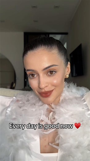 Skin scanner - no bc this changed everything 📱✨@Epicabeautyapp One pic and it analyzes your entire skin?? Then tells you exactly what YOUR skin needs instead of making you guess?? Stop buying products that don’t work this is the answer 🔥 #makeuptok #makeuhacks #makeuptipsandtricks #makeupartist #makeupforbegginers Keywords: skin scanner, AI skin analysis, skin type detector 2025, epica beauty skin scanner, personalized skincare, what is my skin type, skin analysis app, skincare recommendations