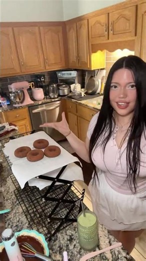 Smack donuts with love ❤️ ✨