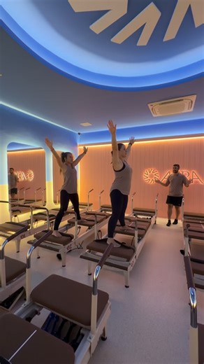 Aera Pilates - Bragança on Instagram: "Tem curiosidade em saber como são as aulas na Aera Bragança? ✨ Convidamos a professora @maicenogueira para explicar nosso conceito que une o pilates como base dos nossos treinos autorais, exclusivamente feitos no reformer! Quem já experimentou, amou! 💖 Esperamos encontrar vocês por aqui! Reserve seu reformer pelo app. #AeraBragança #Reformer #Pilates"