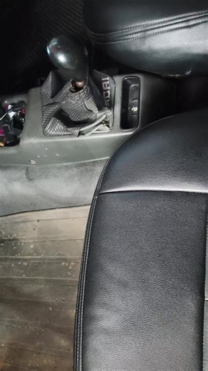 Fallo de pantalla en carro: diagnóstico y reparación con fusible de $3
