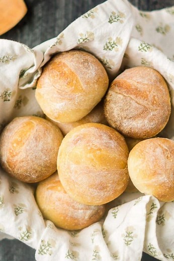 Easy Crusty Sourdough Rolls