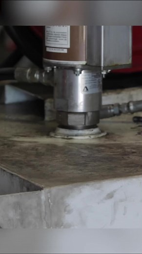 Watch as Extreme Simple Green powers away the dirt and grease in this machine shop! 😮😮 We're the perfect cleaning partner on any job. #simplegreenclean #beforeandafter #cleaninghacks #industrialcleaning | Simple Green