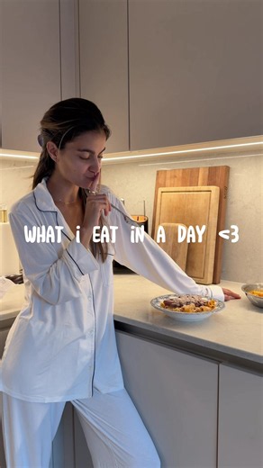 What I Eat in a Day: Easy Recipes & Vegan Options