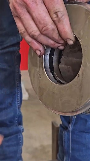 Failure analysis of a heavy jacking cylinder