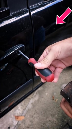 9.9K views | ️⛏️⚒️ Hammer  Wire Usique a Car  Heandel Lock Clean Branding Wireing  #hammertime #wiring #cars #handmade #diycrafts #CarsRepair #lock | Igor Mendes | Facebook