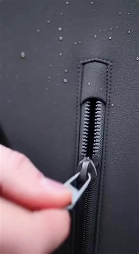 🎯 Stealth & warmth combined! This insulated camo set is waterproof, silent & built for the hunt. #MensOutdoorUK #HuntingGear #CamoSuit #WinterSurvival #fyp