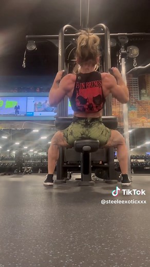 #simonesteele #steeleexoticxxx #musclewomen #steeleelitetraining #shelifts