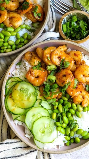 Bailey Rhatigan on Instagram: "Honey Sriracha Shrimp is a little sweet/spicy and so savory. This one is a must make, it’s easy and by far a top rated recipe on my website. ✨full recipe is linked in my profile. . Comment “shrimp” below and I’ll send you the link! . #yummy #food #shrimp #dinner #eathealthy"