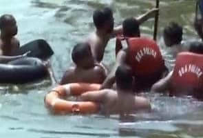 School bus with 15 children falls into river in Goa, 7 bodies recovered