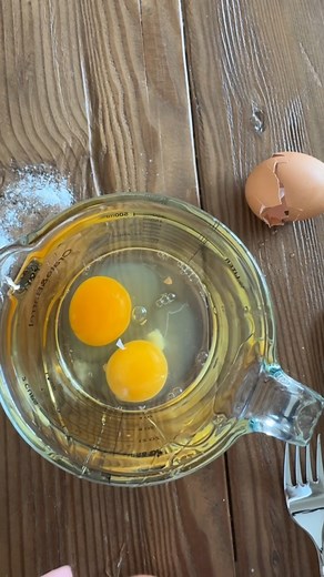 1.6K views · 13 reactions | the ONLY dinner rolls you need for Thanksgiving! You can get 12 large or 16 smaller rolls from this recipe. https://momsdish.com/brioche-dinner-rolls | Momsdish - Crazy Easy Cooking | Facebook