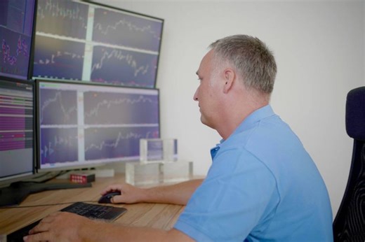 Is there a “best trading strategy”?Yes: the one that is best for YOU. It’s crucial to find a mentor who isn’t just teaching you concepts or entry patterns. But who teaches you how te adapt it… | Patrick Nill