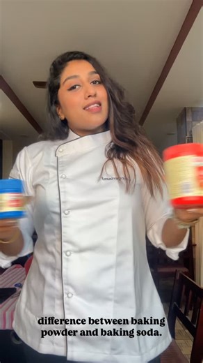 Baking Soda vs Baking Powder 🧁 Baking Soda = For Spread It’s just one ingredient (sodium bicarbonate). Needs something sour (like curd, lemon, or vinegar) to work. Makes things spread out and crisp — like cookies. Baking Powder = For Puffiness Has baking soda plus an acid mixed in. Works on its own (just add water or heat). Makes things rise and fluffy — like cakes or muffins. 👉 Easy trick to remember: Soda = Spread 🍪 Powder = Puff 🧁 Baking powder, Baking soda, baking tips, easy baking, baki