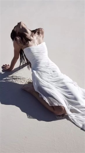 141 reactions · 23 shares | Posing art in motion. Pose tutorial to save and share. Owner @lazareva__vi model❤️❤️❤️ I'm sharing the  | The Spraytan Guru | Facebook