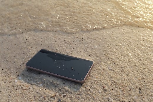 How to Get Water Out of Your Phone: 5 Steps to Save a Wet Smartphone