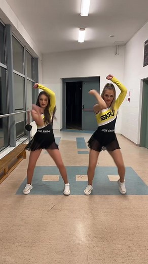 Dance🖤💛#cheer #cheerleading