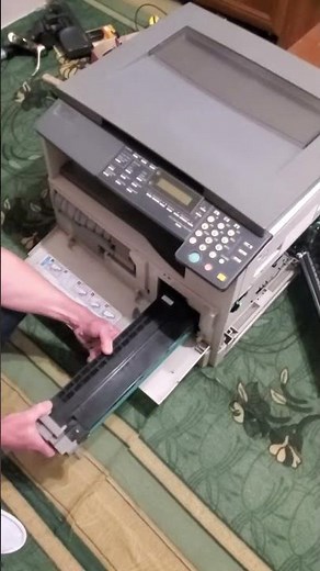 Konica Minolta DI 1611 bizhub 162 163 Cleaning the copier