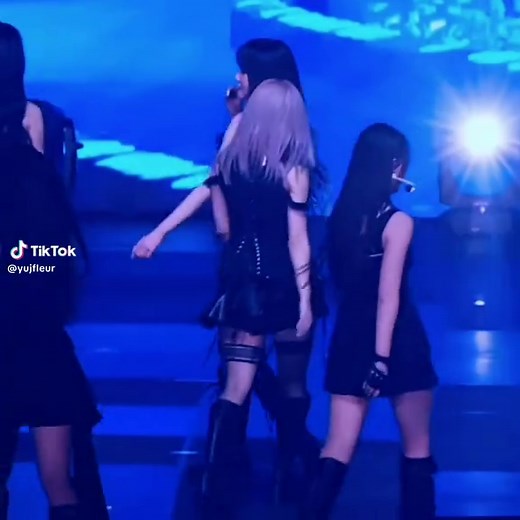 Exploring GFriend's Main Vocal Yuju and Main Dancer Sinb