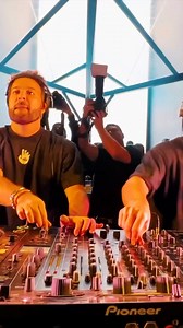 Dia 17 de maio tem Ruback na Milk Jurerê ! 🔥 Tickets: ingresse.com.br (link na bio) Reservas: (48) 99102-3778 (WhatsApp) #milkjurere #bemilk #jurere #floripa #ruback | Milk Jurerê