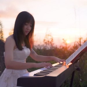 VEVOR 88 Key Digital Piano Keyboard, Semi Weighted Keys, Full Size Electric Portable Keyboard Piano Set with 1000 Tones Built-In Speakers Sustain Pedal Headphones, Bluetooth MIDI USB for Beginners