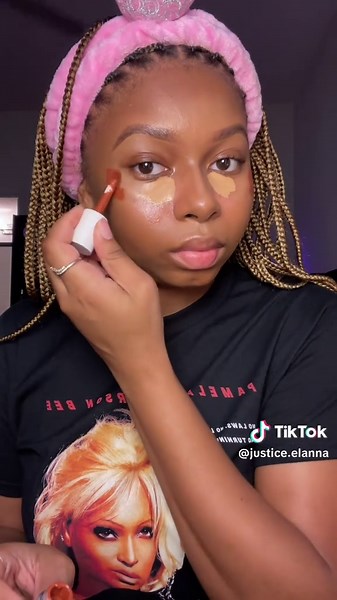 kinda hated how my makeup turned out this day :/ #fallmakeup #toastymakeup #makeupforblackwomen #makeuptutorial